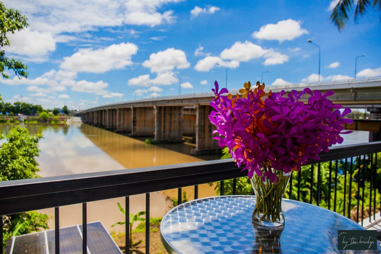 Home By The Bridge Hotel Kamphaeng Phet Exterior foto